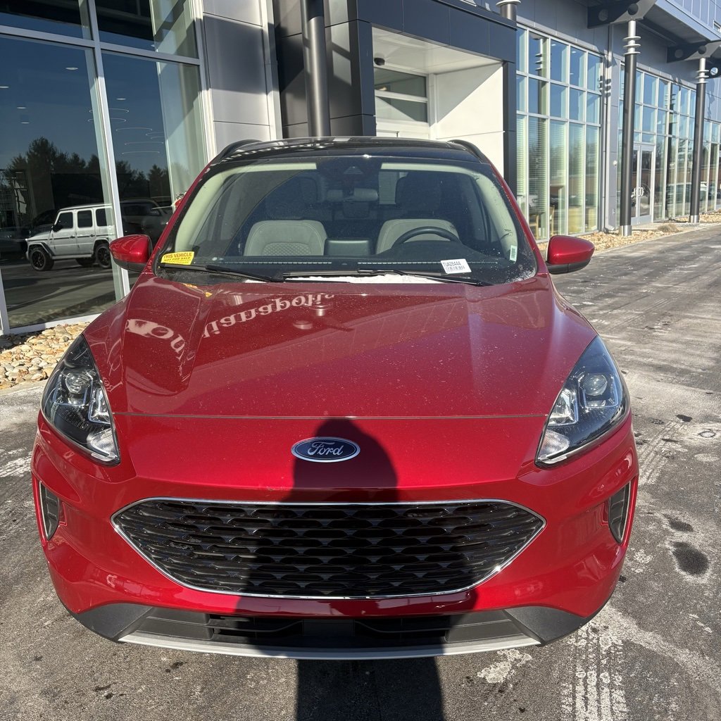 Used 2020 Ford Escape SE image 2