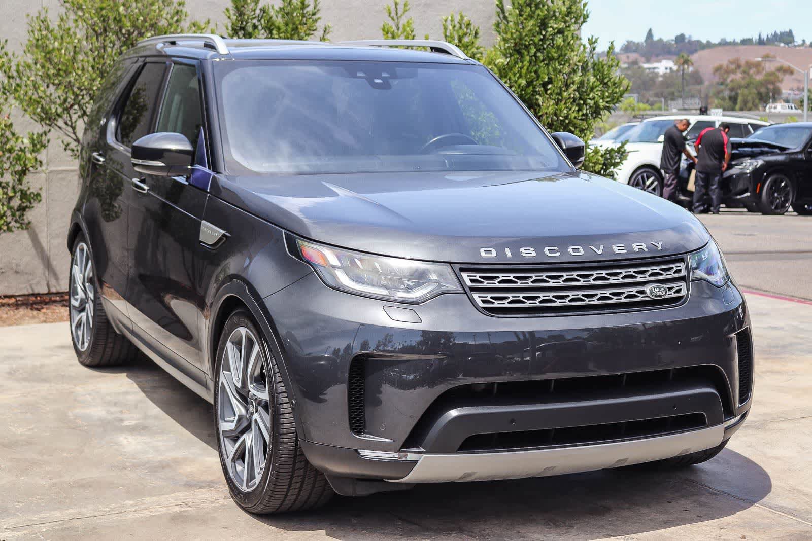 Used 2020 Land Rover Discovery HSE Luxury AWD/4WD image 3