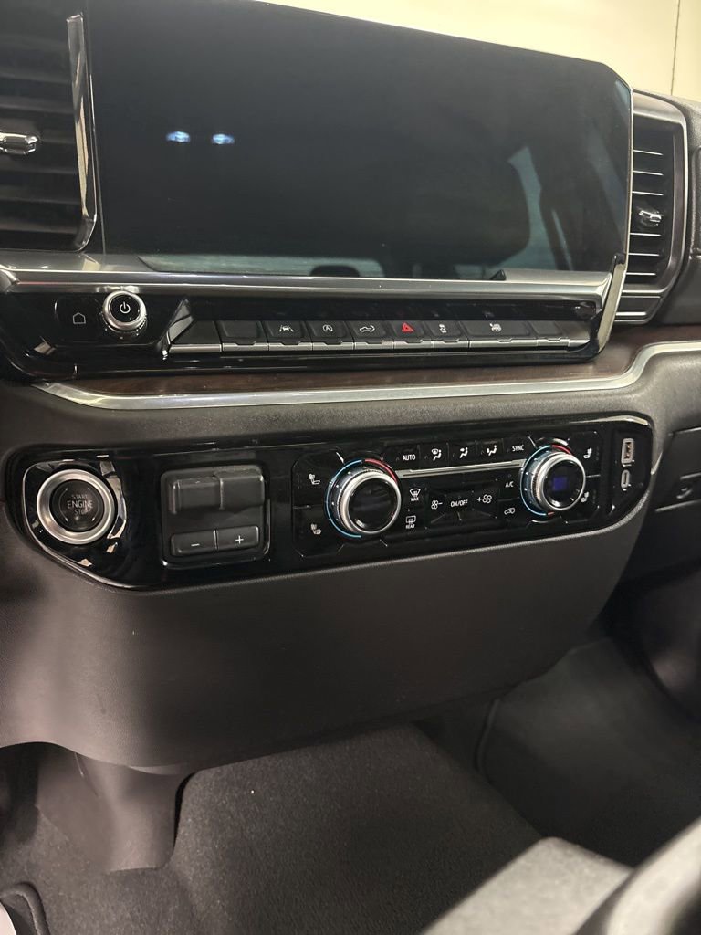 Used 2025 GMC Sierra 1500 SLT image 14