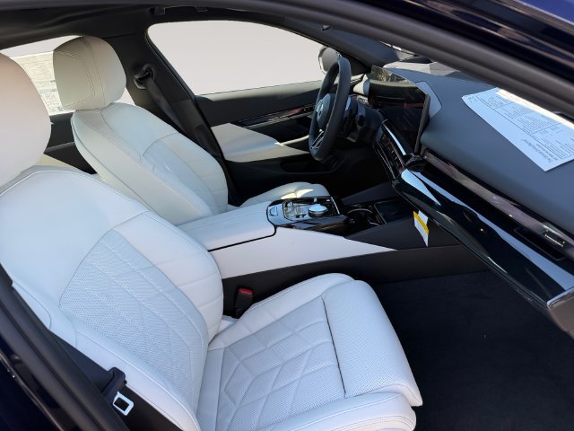 New 2027 BMW 540i xDrive w/ M Sport Package AWD/4WD image 15