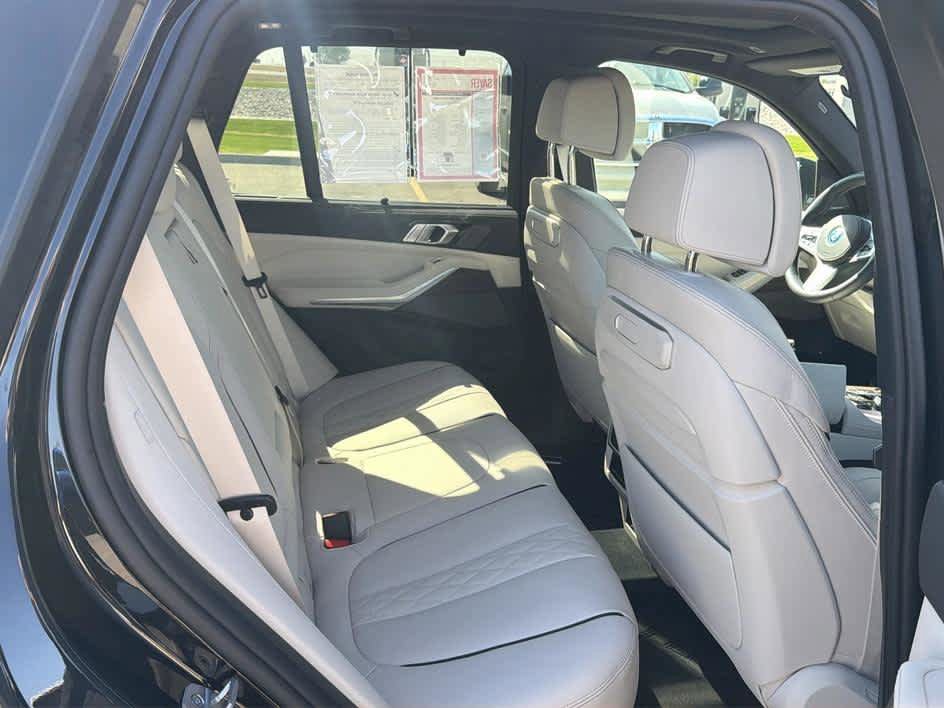 Used 2026 BMW X5 xDrive50e w/ Executive Package AWD/4WD image 24