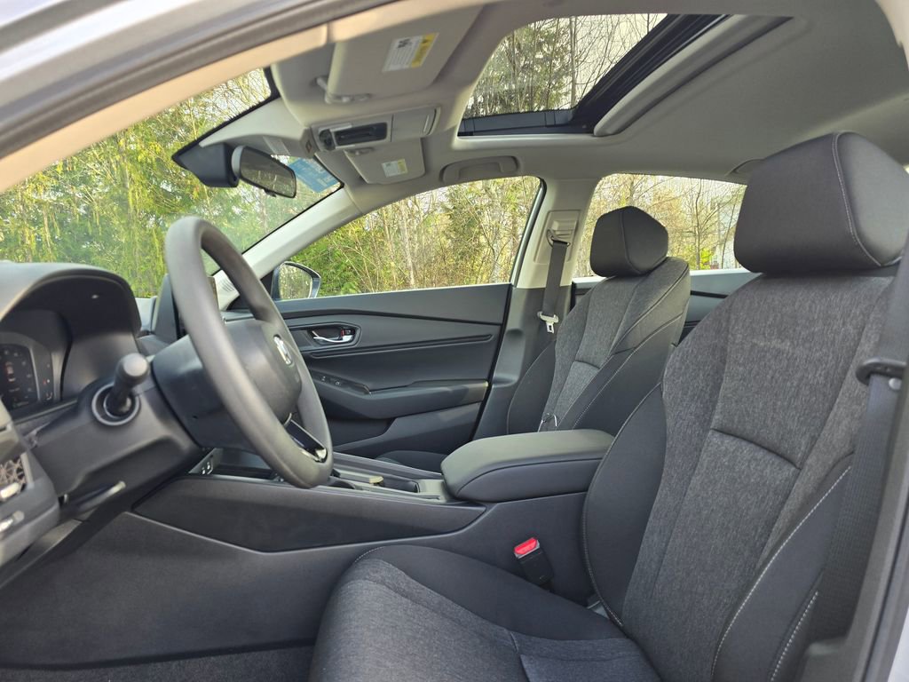 Used 2025 Honda Accord SE image 12