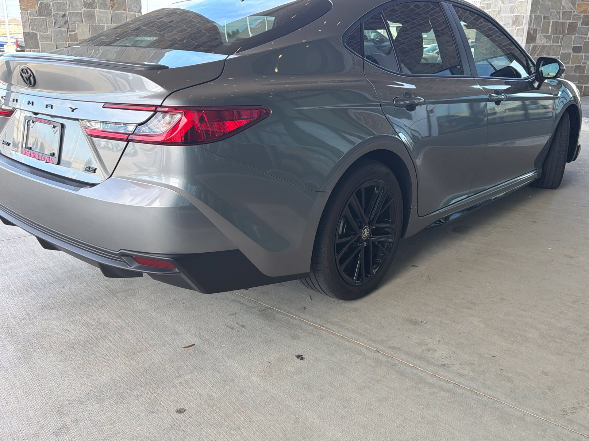 Used 2026 Toyota Camry SE w/ Convenience Package FWD image 3