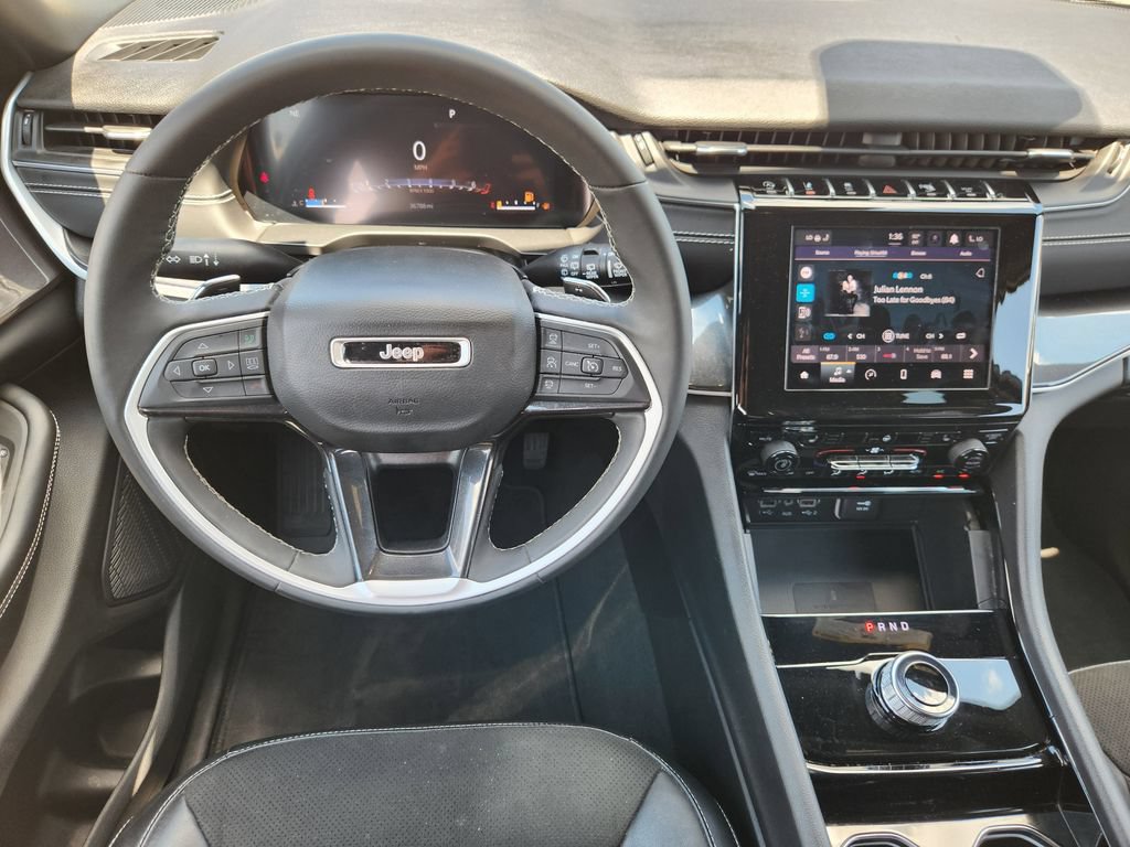 Used 2023 Jeep Grand Cherokee Altitude RWD image 25