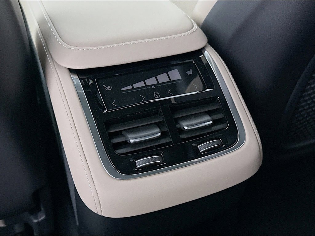 Certified 2026 Volvo XC90 B6 Ultra w/ Protection Package AWD/4WD image 26