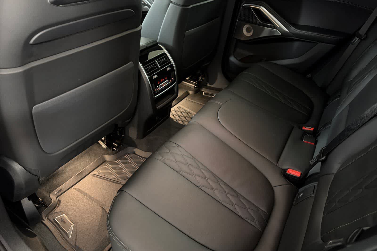 New 2026 BMW X6 M60i AWD/4WD image 4