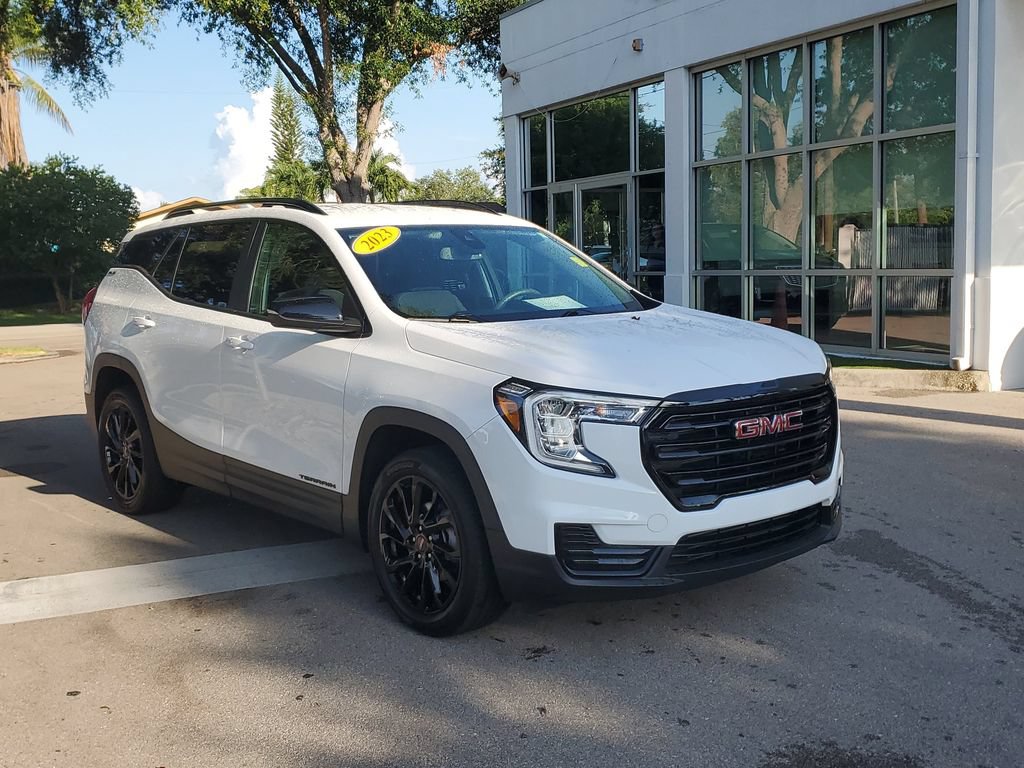 Certified 2023 GMC Terrain SLE w/ Driver Convenience Package FWD image 7