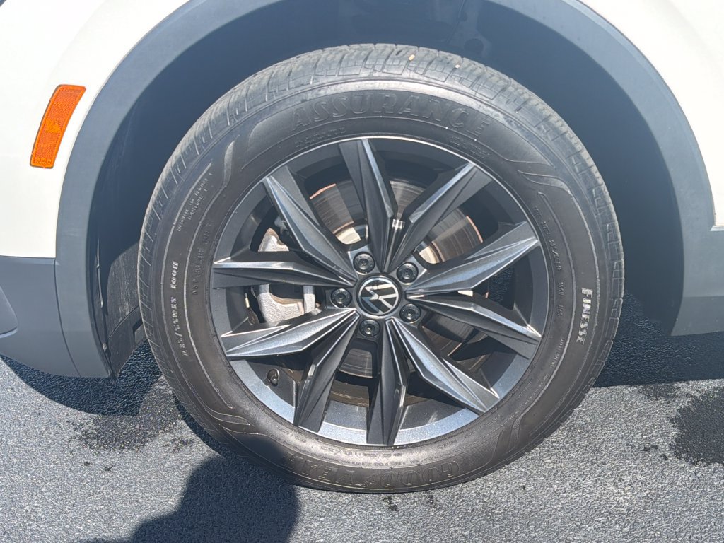 Certified 2023 Volkswagen Tiguan SE AWD/4WD image 29