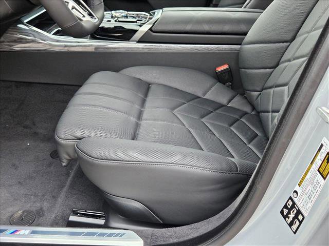 New 2025 BMW 740i xDrive image 4