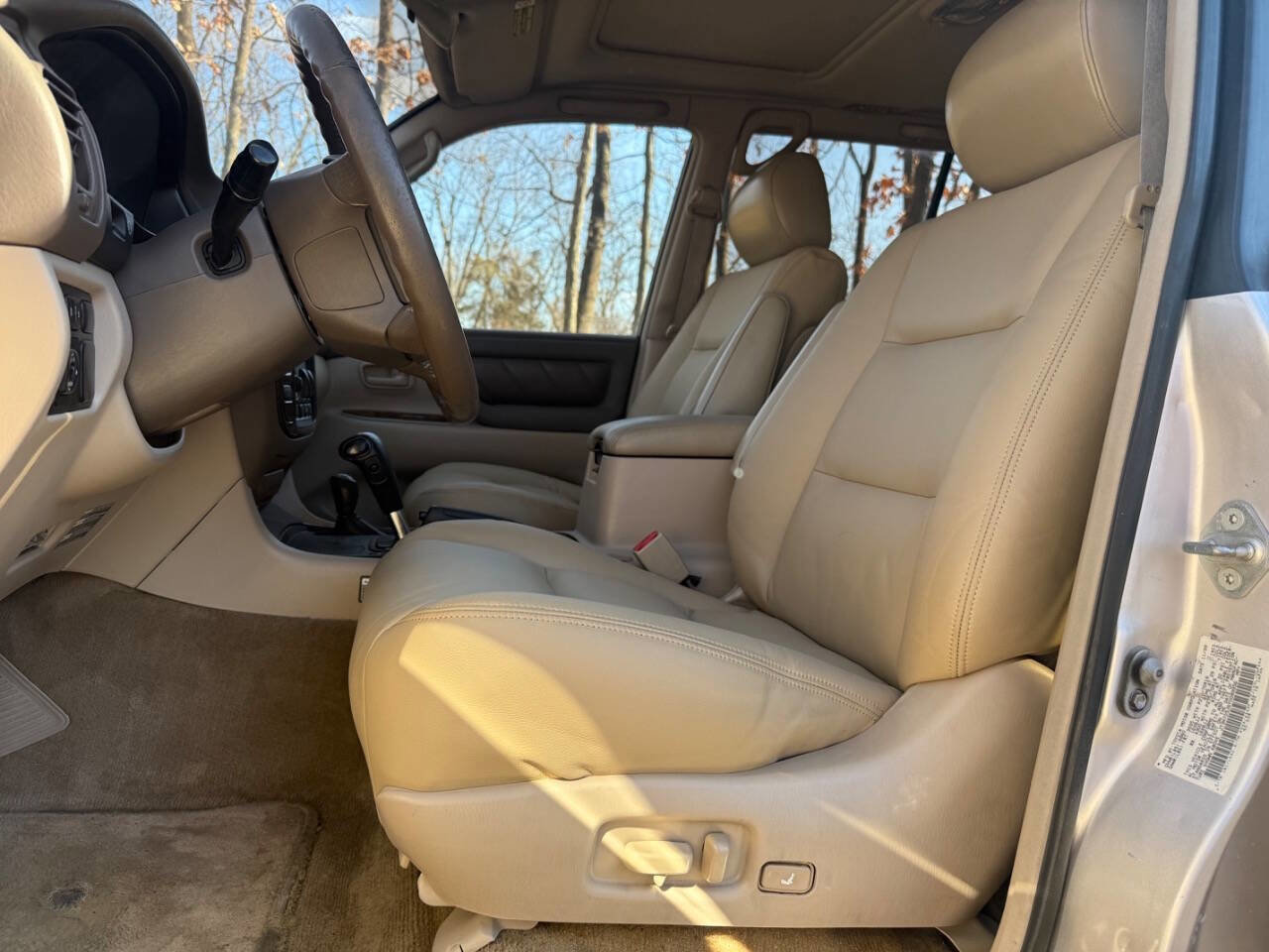 Used 2000 Toyota Land Cruiser Base AWD 4dr SUV image 46