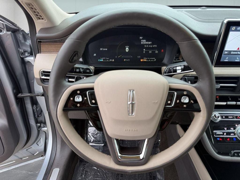 Certified 2022 Lincoln Corsair Reserve w/ Equipment Group 201A AWD/4WD image 19