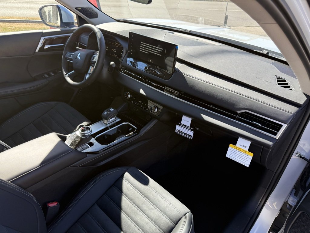 New 2026 Mitsubishi Outlander SE image 22