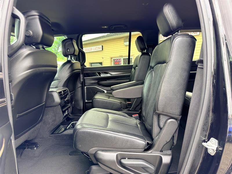 Used 2024 Jeep Wagoneer Series II AWD/4WD image 23