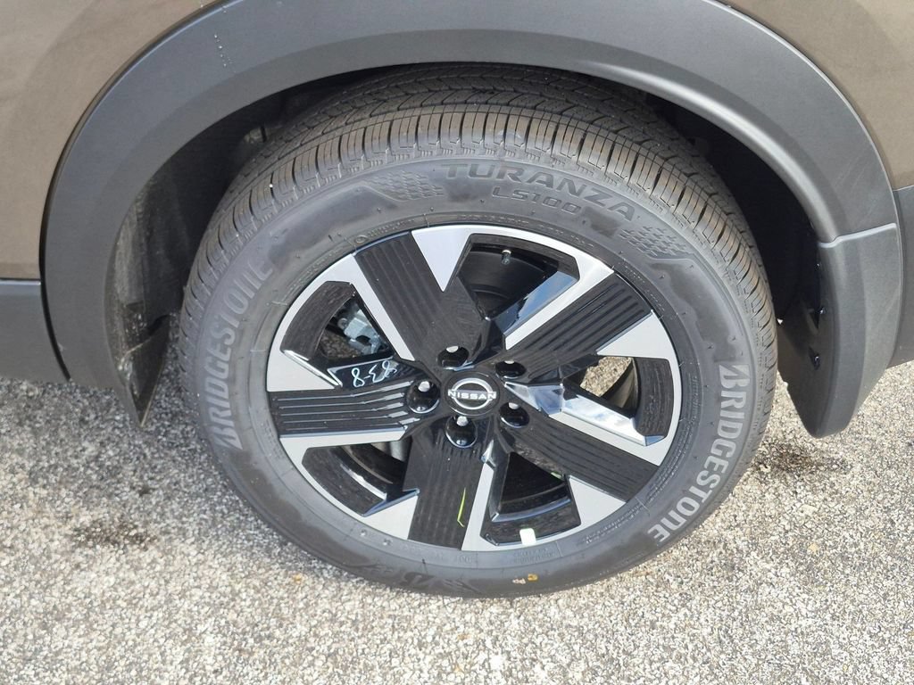 New 2026 Nissan Kicks SV w/ Cold Weather Package AWD/4WD image 13