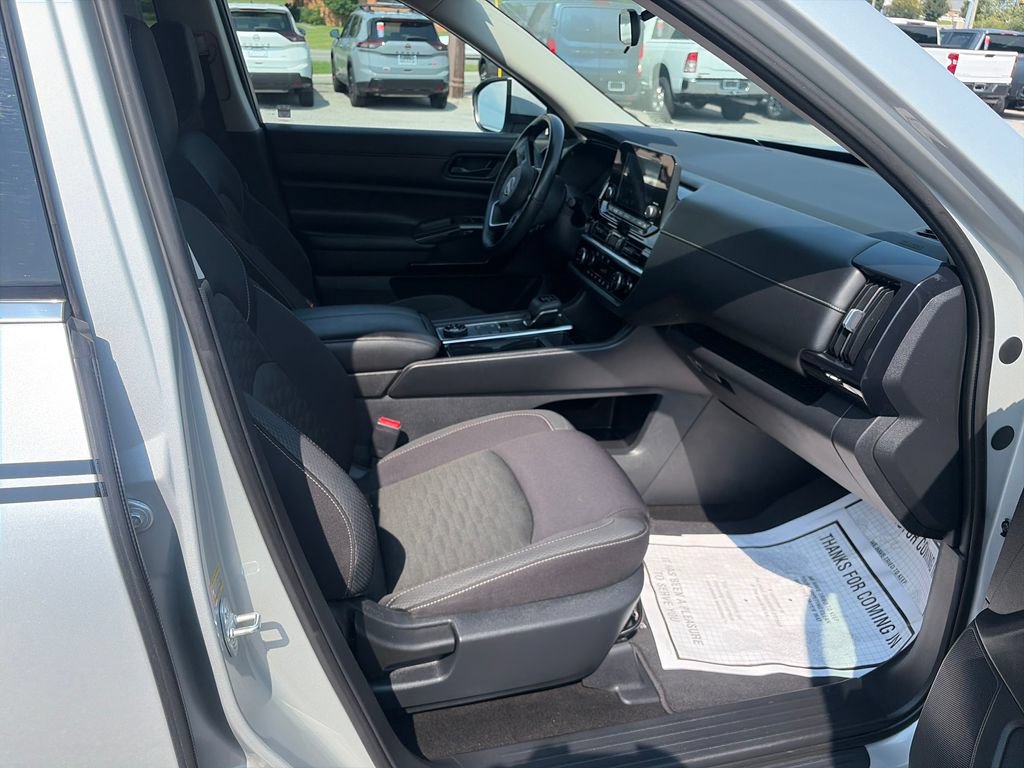 Used 2023 Nissan Pathfinder SV AWD/4WD image 84