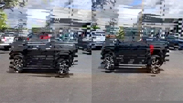 Used 2023 GMC Sierra 1500 SLT w/ SLT Premium Package image 6