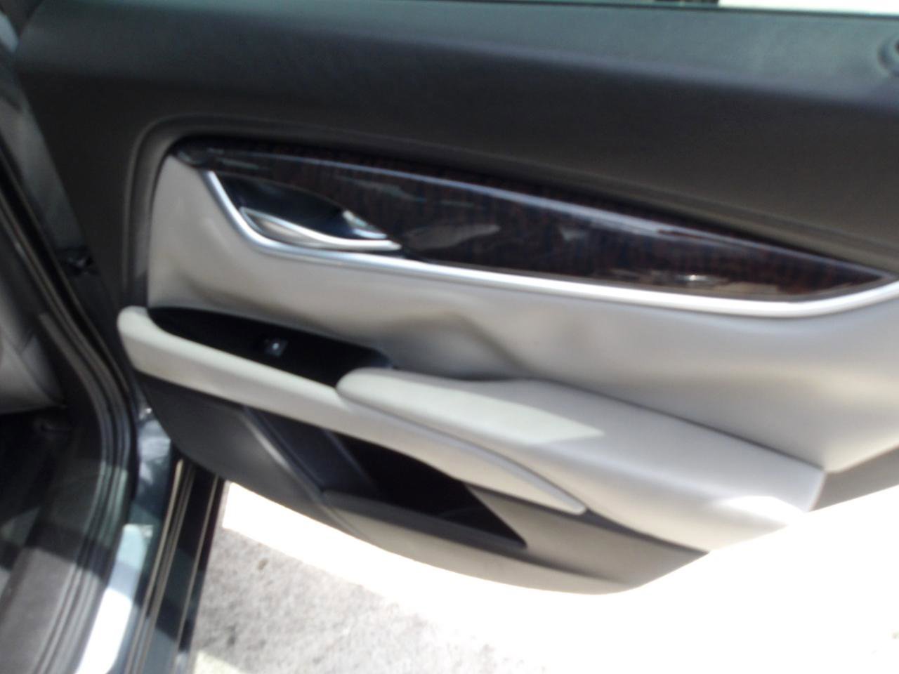 Used 2013 Cadillac XTS Luxury w/ Driver Awareness Package FWD image 7