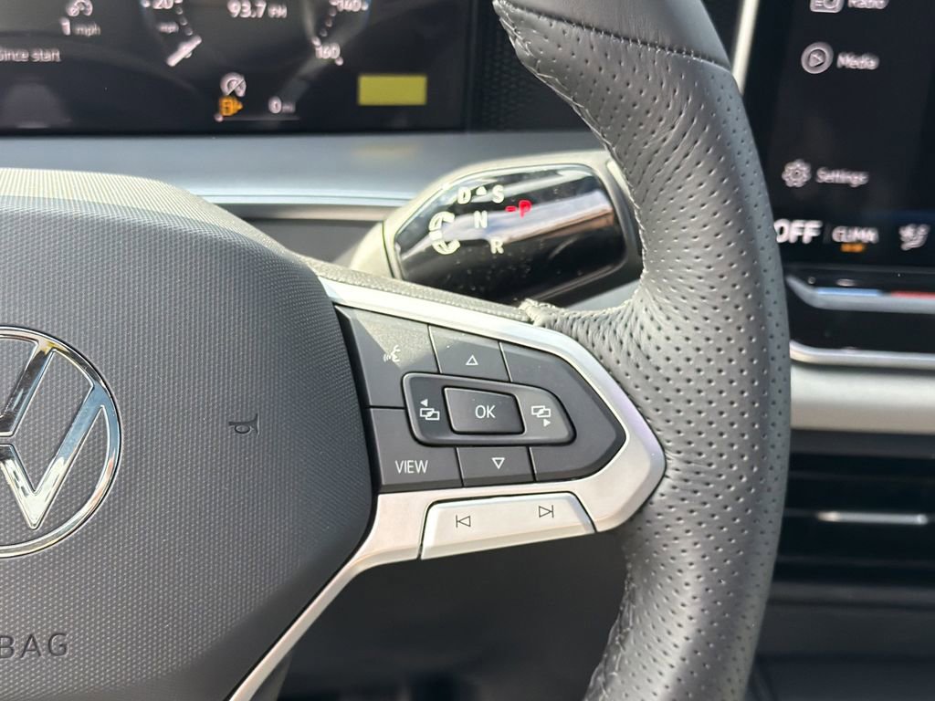 New 2026 Volkswagen Tiguan SE R-Line image 28