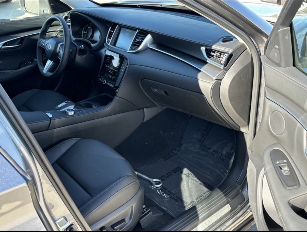 New 2025 INFINITI QX50 Pure image 22