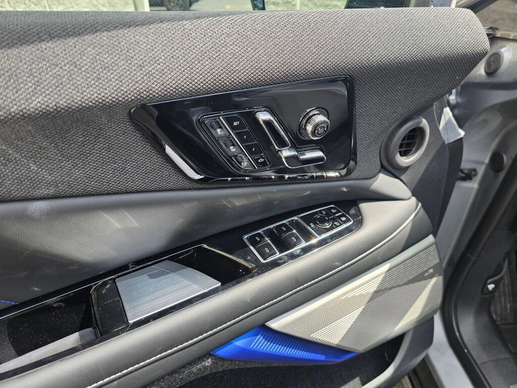 New 2026 Cadillac Optiq V AWD/4WD image 26