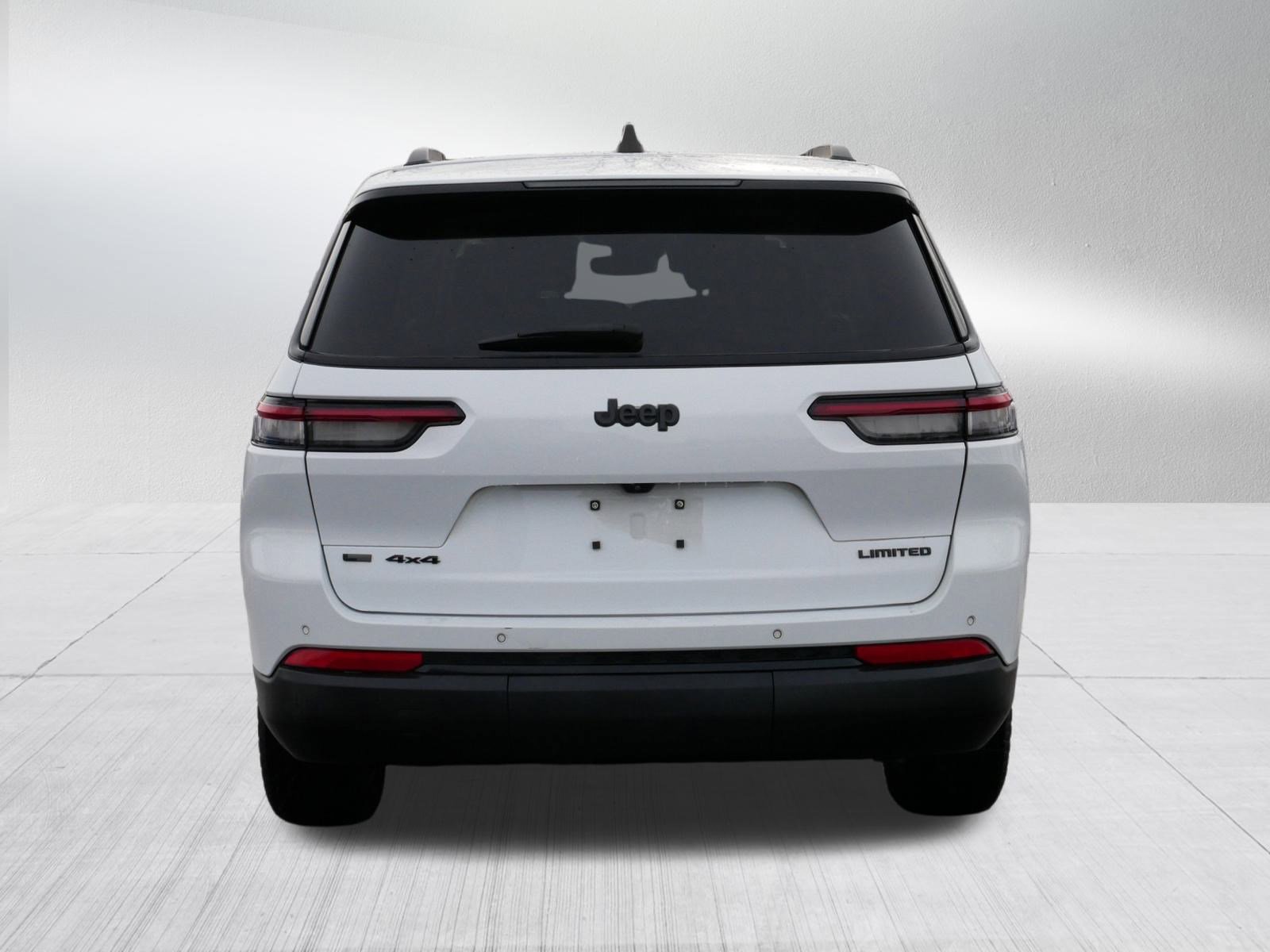 Certified 2023 Jeep Grand Cherokee L Limited w/ Black Appearance Package image 6