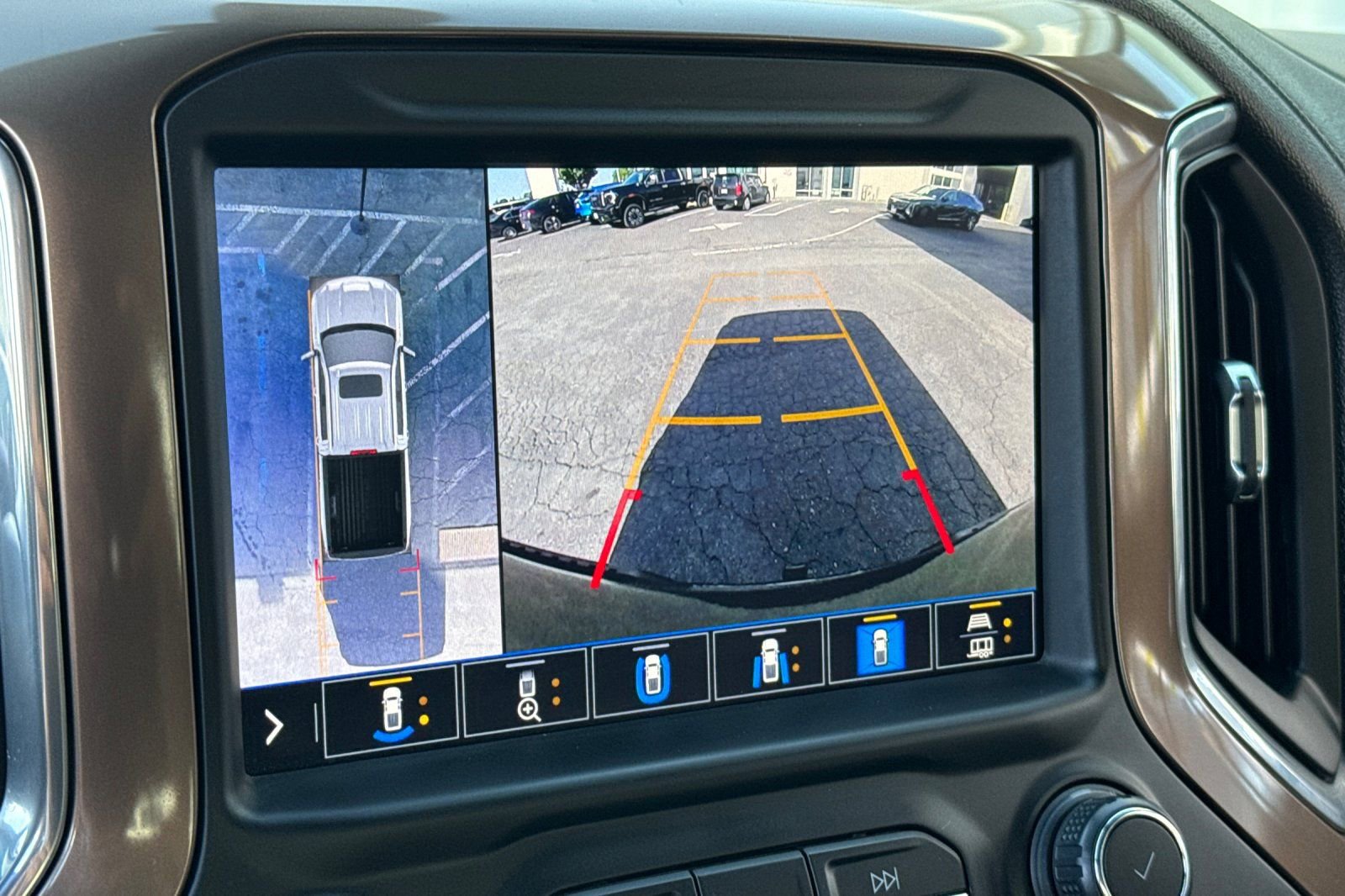 Used 2020 Chevrolet Silverado 1500 High Country w/ Technology Package image 25