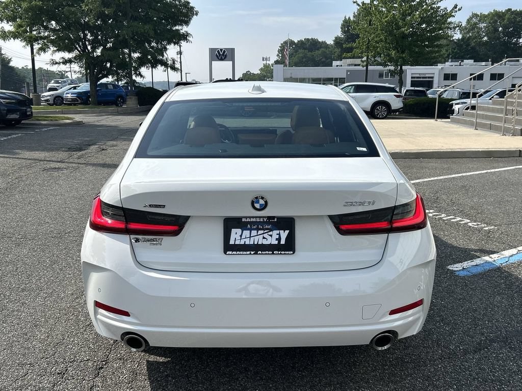 Used 2025 BMW 330i xDrive Sedan w/ M Sport Package AWD/4WD image 26