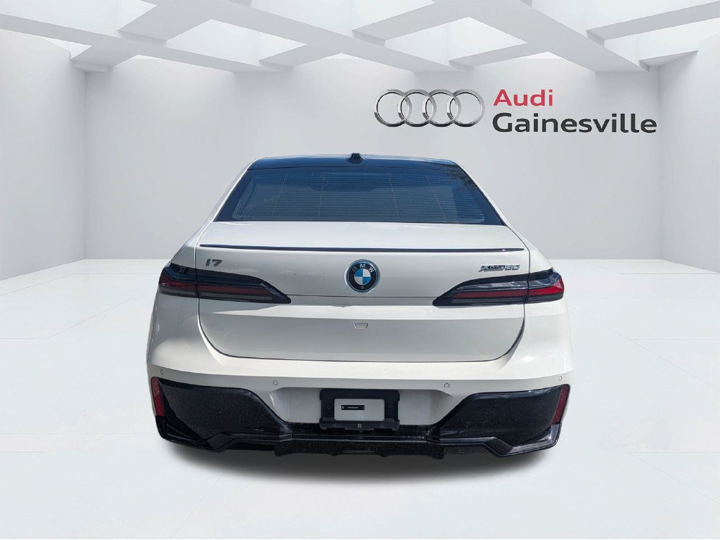 Used 2023 BMW i7 xDrive60 w/ Parking Assistance Package AWD/4WD image 5