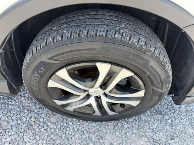 Used 2017 Toyota RAV4 LE FWD image 14