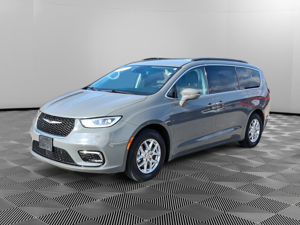 Used 2022 Chrysler Pacifica Touring-L image 2