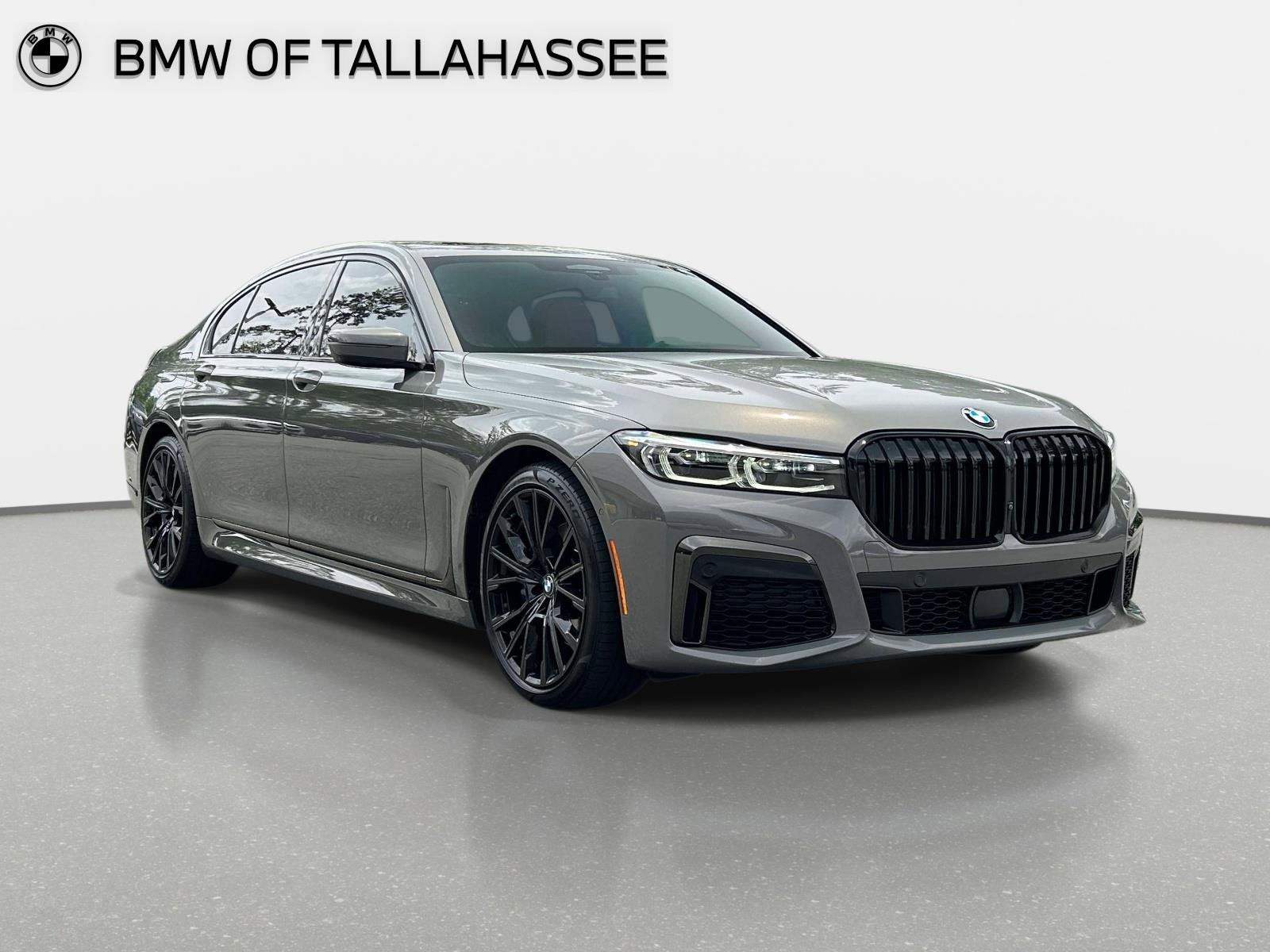Used 2021 BMW 740i w/ M Sport Package RWD image 4