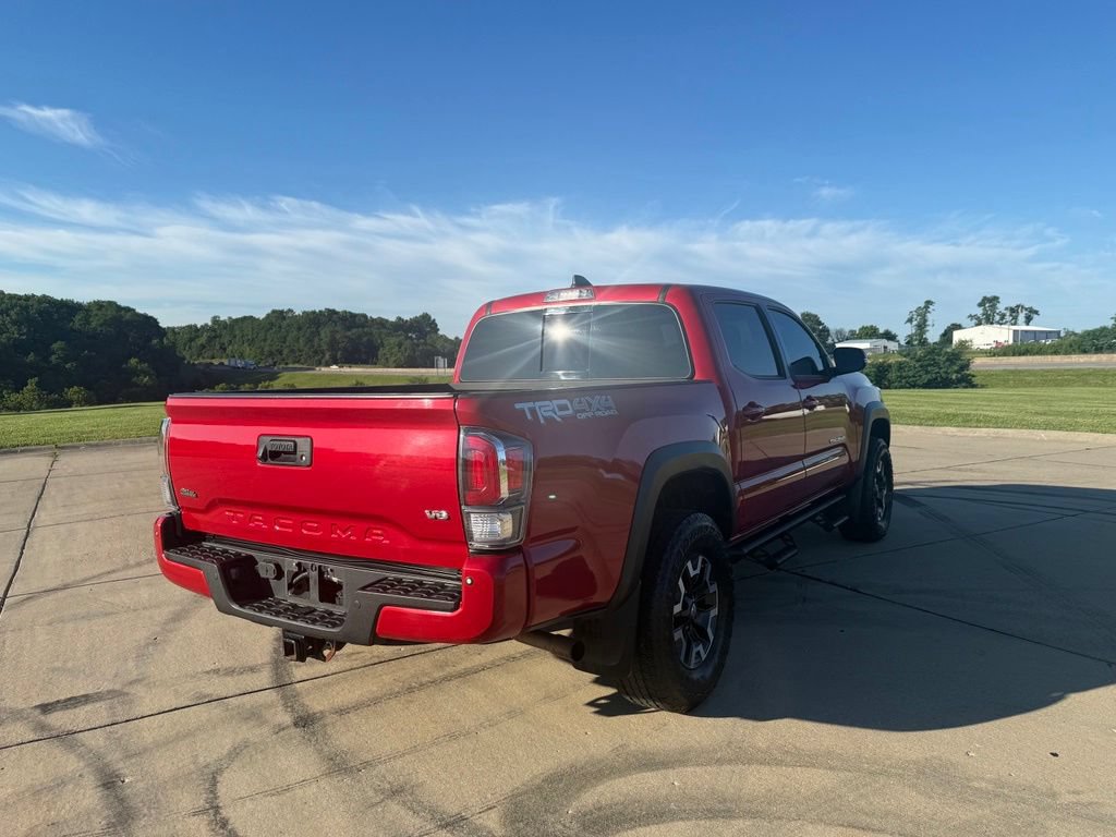 Used 2020 Toyota Tacoma TRD Off-Road w/ TRD Premium Off Road Package AWD/4WD image 3
