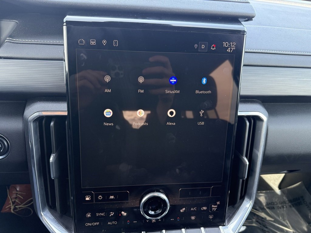 Used 2024 GMC Acadia Elevation image 15