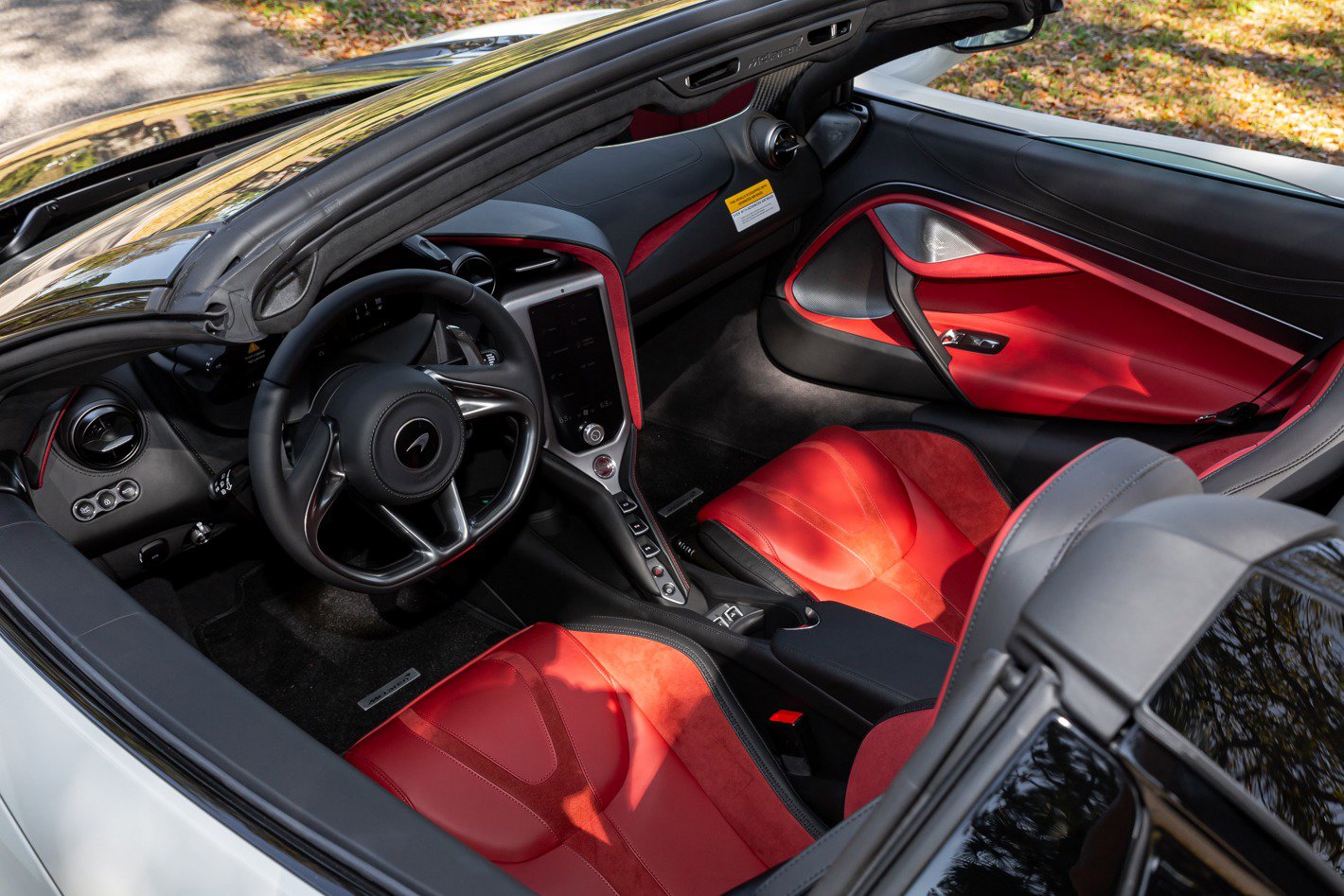 Used 2024 McLaren 750S Spider image 29