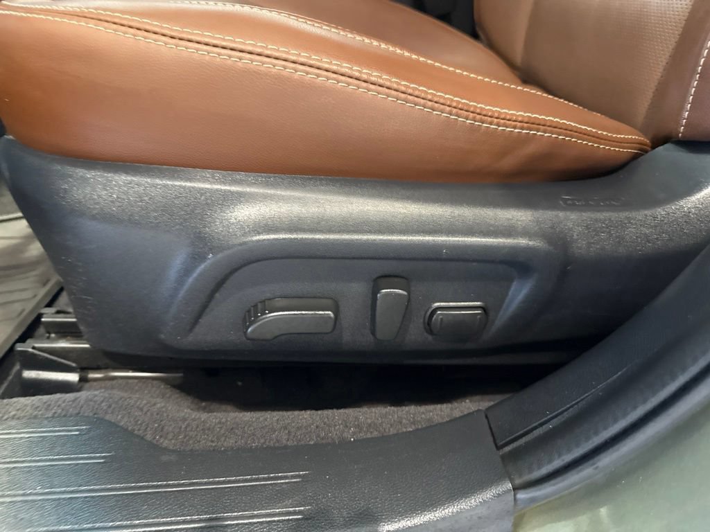 Used 2017 Subaru Outback 3.6R Touring AWD/4WD image 25
