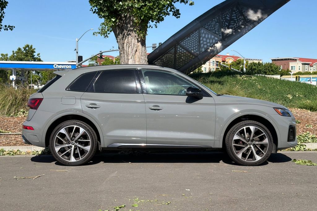 Used 2021 Audi SQ5 Premium Plus w/ Premium Plus Package AWD/4WD image 3