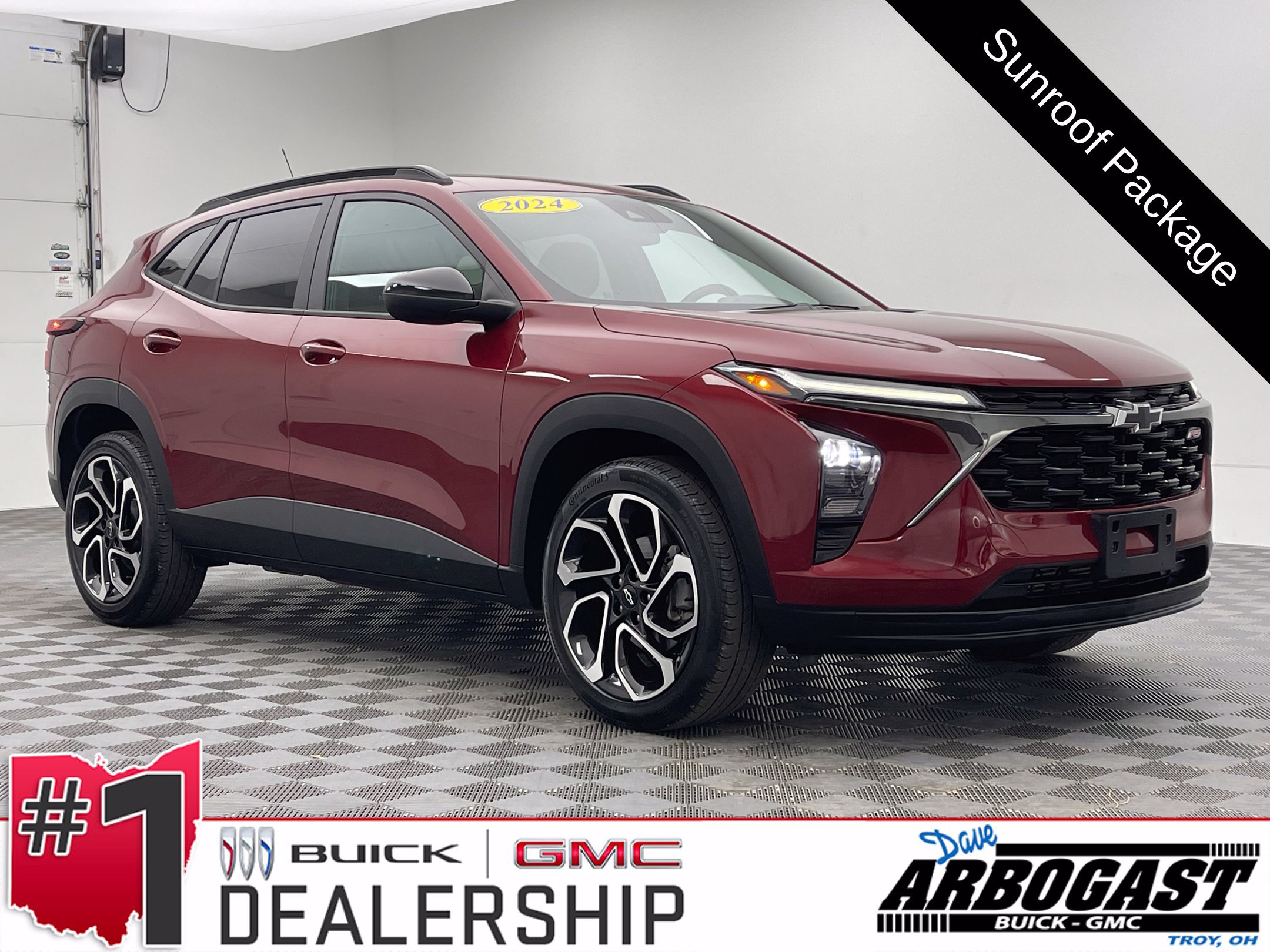 Used 2024 Chevrolet Trax RS w/ Sunroof Package FWD image 1