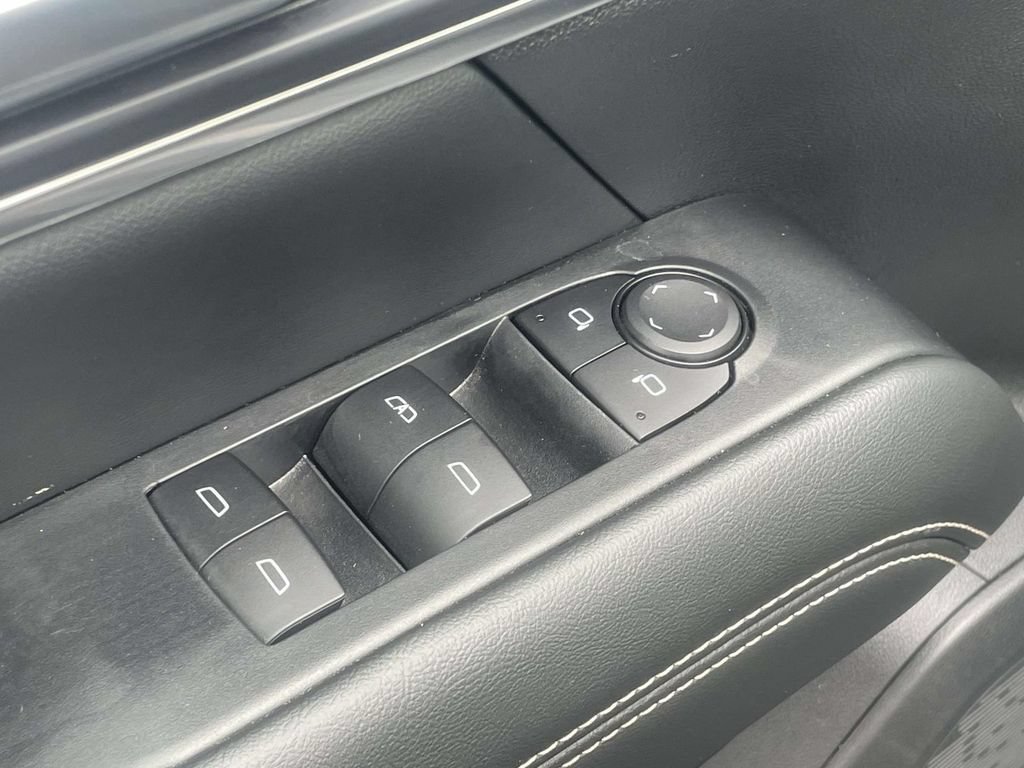 Used 2025 GMC Terrain Elevation AWD/4WD image 15