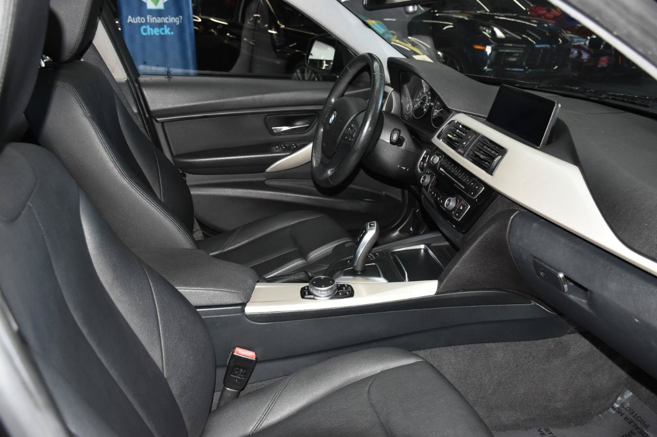 Used 2016 BMW 320i xDrive Sedan AWD/4WD image 16