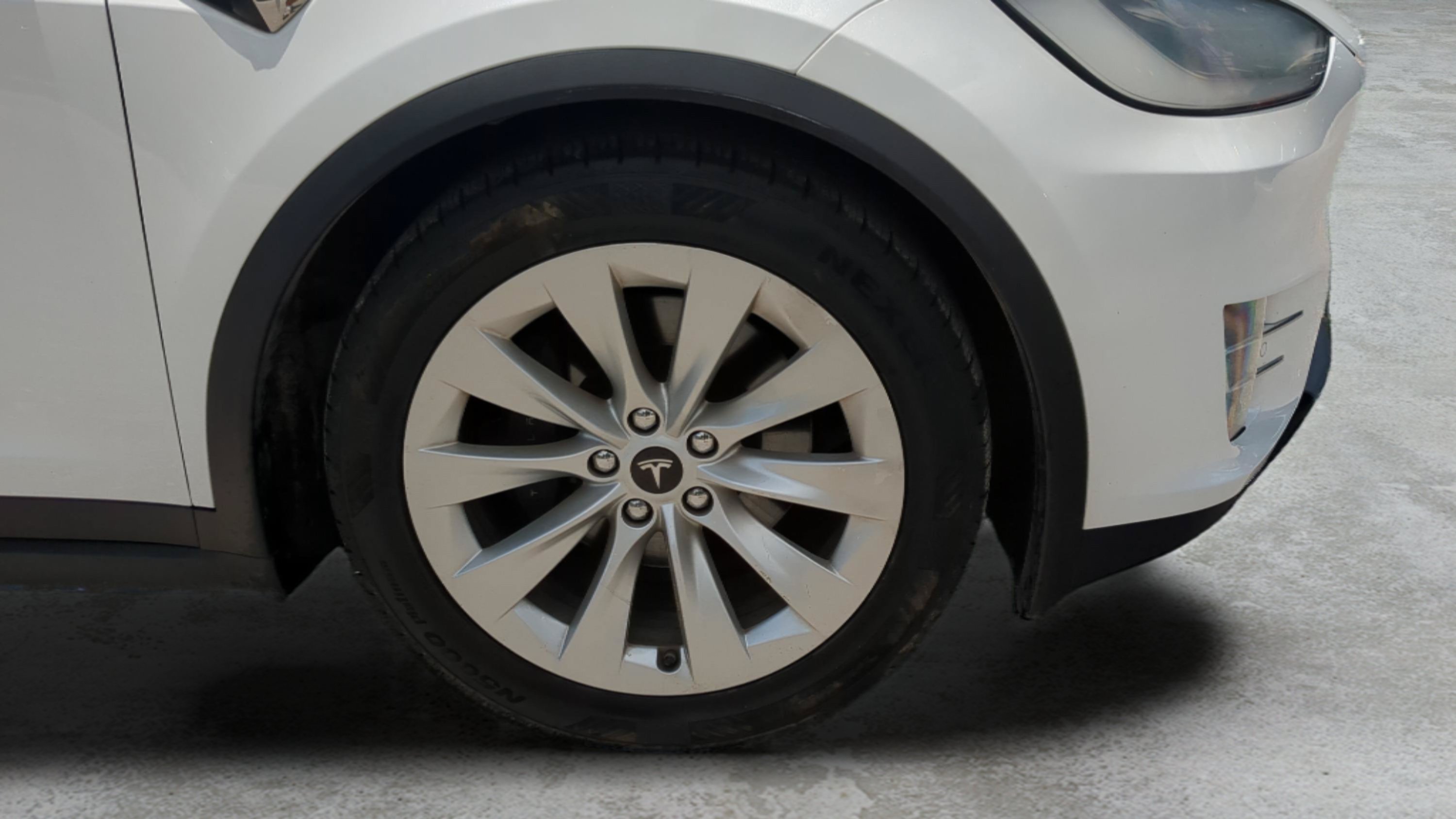Used 2018 Tesla Model X 75D AWD/4WD image 24