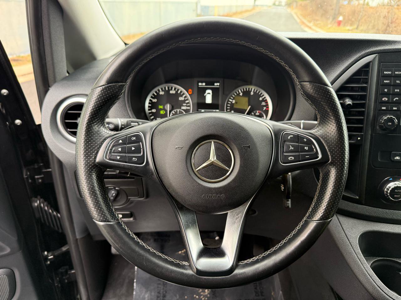 Used 2016 Mercedes-Benz Metris Passenger image 29