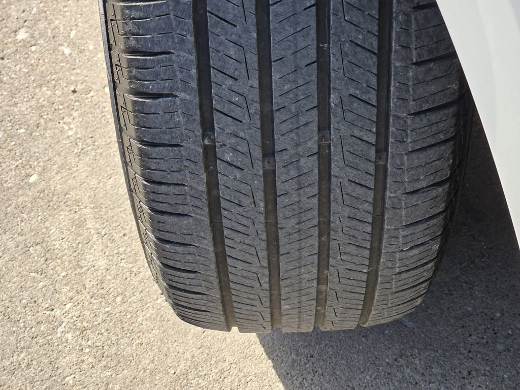 Used 2022 Kia Carnival LX image 11