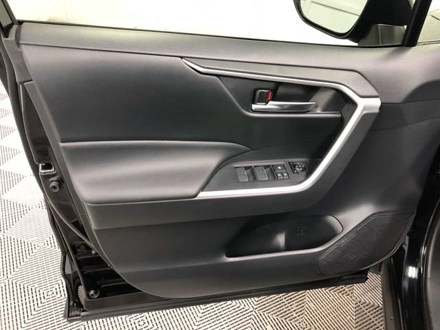 Used 2022 Toyota RAV4 SE w/ SE Grade Weather Package AWD/4WD image 12