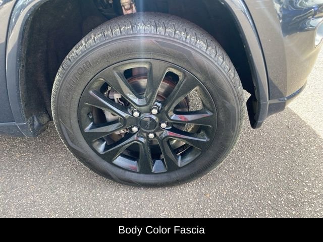 Used 2018 Jeep Grand Cherokee Altitude AWD/4WD image 24