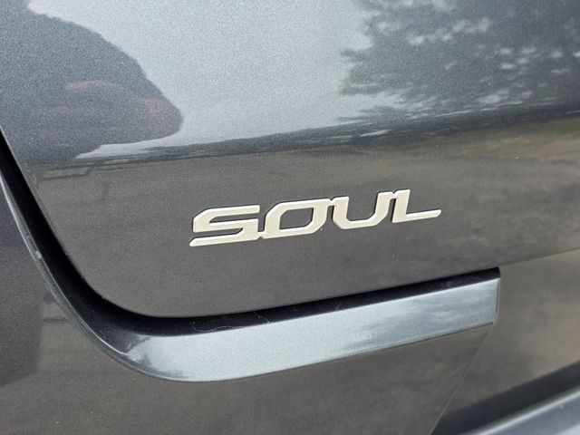 Certified 2025 Kia Soul LX w/ LX Technology Package FWD image 10