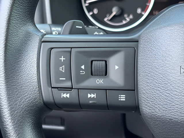 Used 2026 Nissan Rogue S AWD/4WD image 15