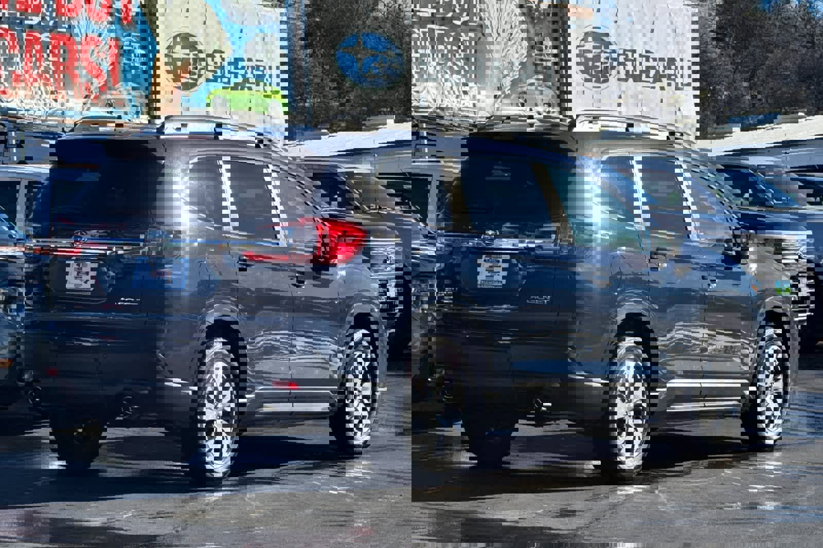 Used 2024 Subaru Ascent Premium w/ Convenience Package image 4