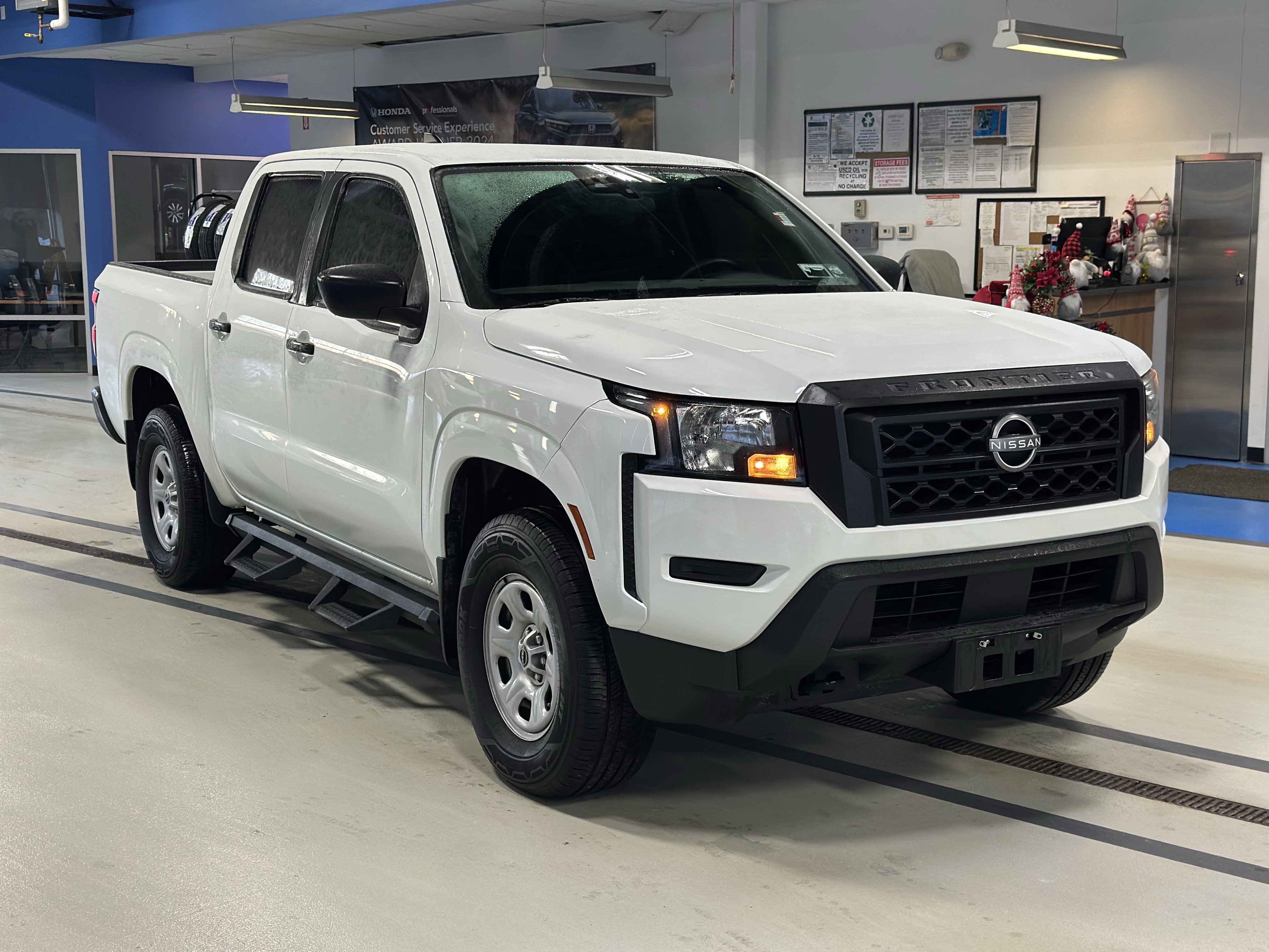 Used 2024 Nissan Frontier S image 3