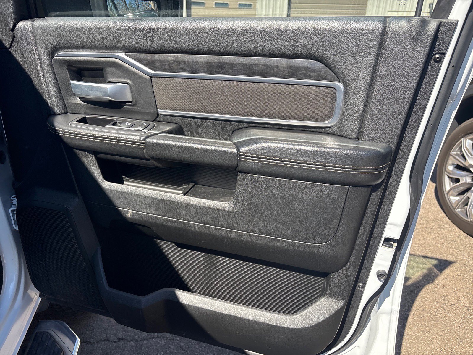 Used 2024 RAM 3500 Big Horn image 9