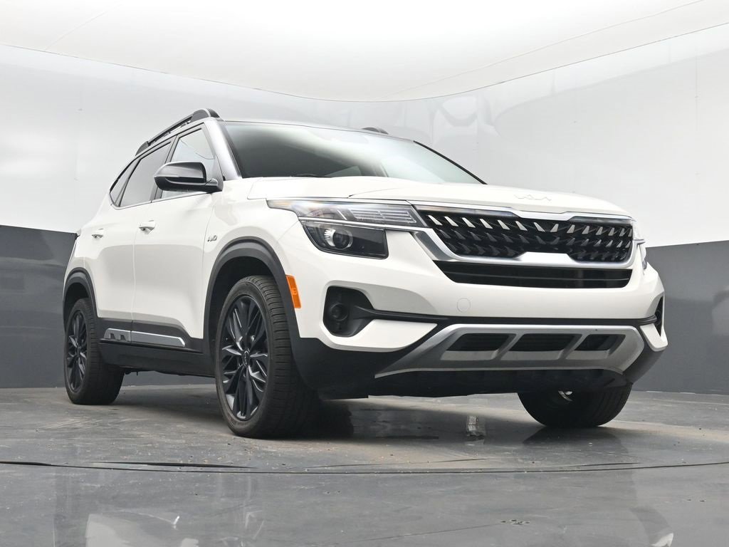 Used 2022 Kia Seltos Nightfall Edition image 19